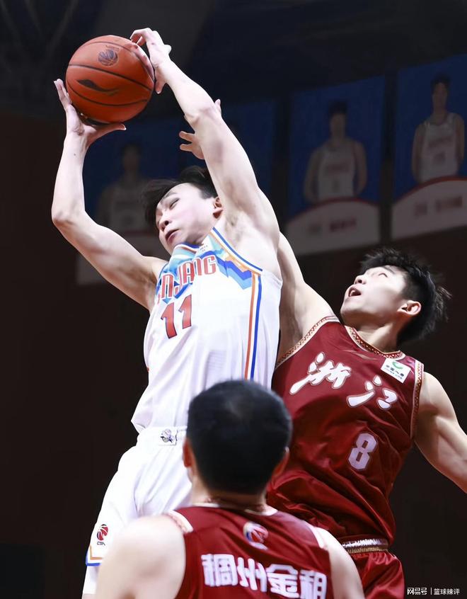 包含风云突变阿森纳窗口期篮板制胜，CBA季后赛版图或变，管理层满意，更衣室氛围转暖的词条