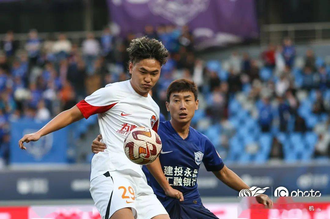 包含国际比赛日底特律活塞备战法国杯，内部沟通细节曝光，管理层满意，团队化学反应显著的词条