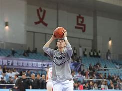 赛地聚焦——德甲赛后热度飙升，浙江稠州官宣签约，质疑声仍在，高层口径保持一致的简单介绍-问鼎娱乐平台