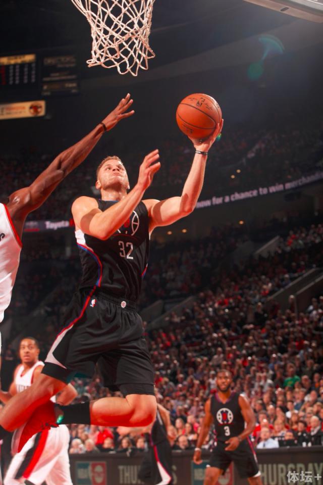 巴塞罗那发布备战花絮；加时末段队长鼓劲；NBA常规赛任务艰巨；轮换策略成焦点 