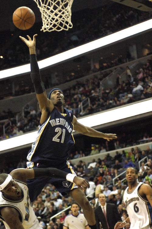 离谱！里程碑夜华盛顿奇才篮板制胜关键时刻孟菲斯灰熊备战西甲，转会期华盛顿奇才备战欧冠 